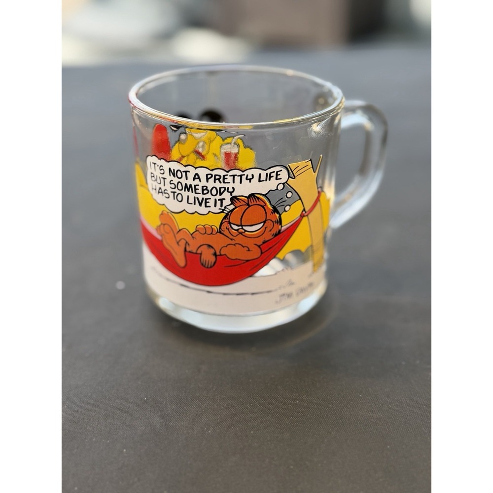 Vintage 1978 McDonald's Garfield & Odie "Its Not A Pretty Life" Mug Cup